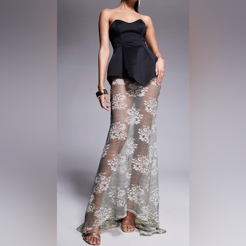 Elegant Black and White Lace Corset Dress with Mesh Bottom